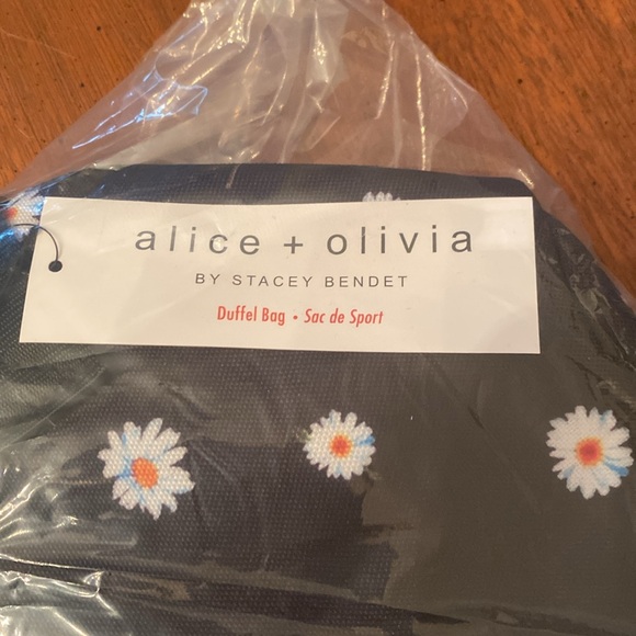 Alice + Olivia Daisy Duffel Bag NWT - Picture 3 of 5